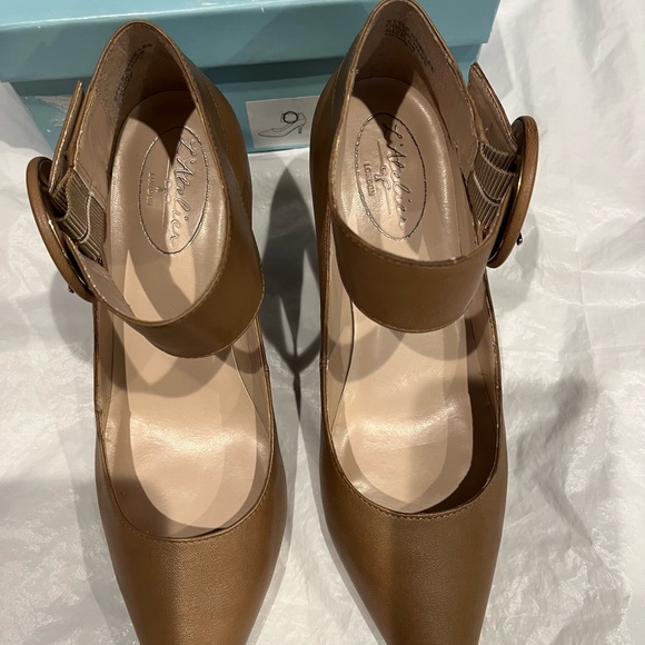 New Women’s L’ATELIER LONDON Leather Taupe Heels w/Ankle Strap & Buckle sz 8 - Picture 4 of 8